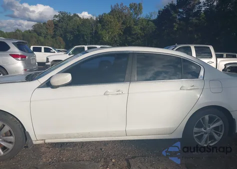 2011 Honda Accord 2.4 Ex-L из США, поврежденный, VIN 1HGCP2F80BA011855